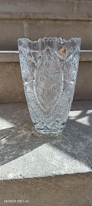 gitara sekilleri: Kəsimli kristal vaza - Material: qalın, şəffaf kristal şüşə - Dizayn — 1