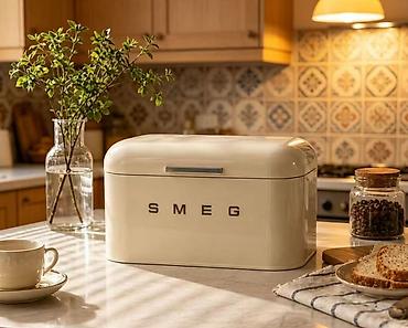 device: Хлебница Smeg с крышкой, контейнер для хранения — стильное и — 1