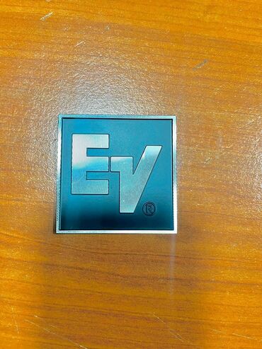 диски на авто на 16: Electro-Voice EV Loqo Nişanı (EV) loqolu olan bu kvadrat formalı metal