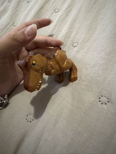 Oyuncaqlar: Uşaq oyuncaqları və fiqurlar dəsti Məzmun: - Kiçik plastik fiqurlar — 7