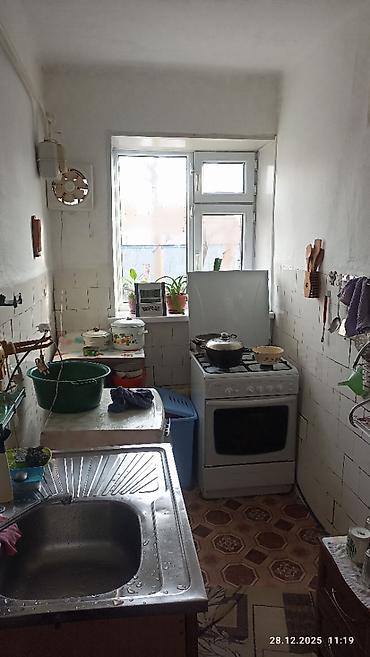 4: Продаю Кирпичный Дом,частично с мебелью, 4 комнаты,баня. 4 соток,стены — 9