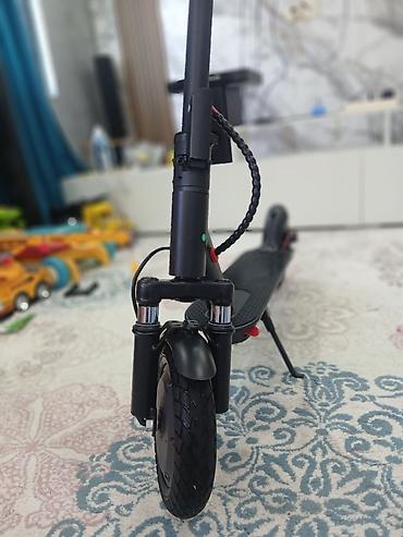 2 el scooter: Qet tezedı karobkadan sokub 1 defe yoxlamaq ucun surmusem.Baxan kımı — 8