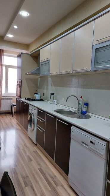 Yeni tikili: 3 otaqlı, Yeni tikili, m. 8 Noyabr, 112 kv. m — 12