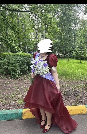 Платья: Выпускное/праздничное платье бордового цвета. Размер примерно L — 1