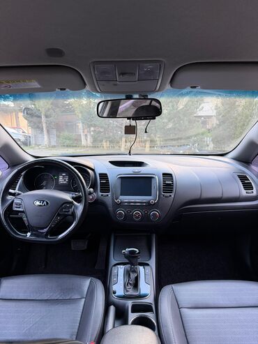 Kia: Kia K3: 1.6 l | 2017 il Sedan — 8