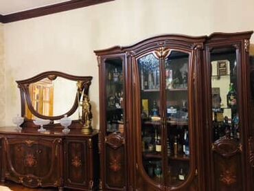 Qonaq otağı dəstləri: İşlənmiş, Jurnal masası, Komod, Masa və oturacaqlar, Kredit yoxdur, Malayziya — 1