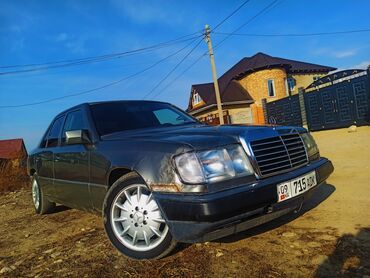 мерс автомобиль: Mercedes-Benz W124: 1992 г., 2.3 л, Механика, Бензин, Седан