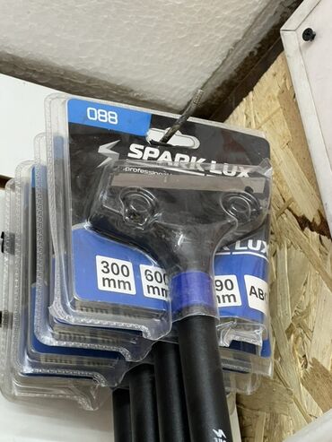 набор ключей форс: Скребок для очистки поверхностей от Spark Lux. Оснащен прочной