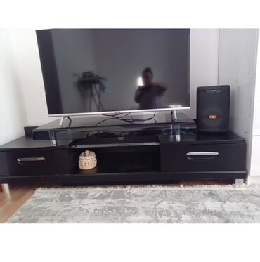 тумбочку под телевизор: Тумба и подставка для телевизора, Напольная, ЛДСП, цвет - Черный