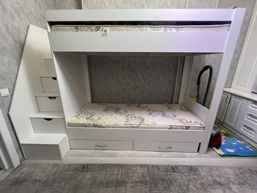Bunk bed frames: Продаю двухярсный кровать с матрасом! Б/у состояние хорошо !