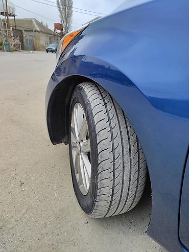 2015 elantra: Hyundai Elantra: 1.8 l | 2015 il Sedan — 6