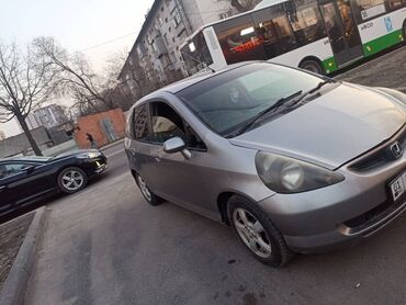 Honda: Honda Fit: 2003 г., 1.3 л, Автомат, Бензин, Хэтчбэк