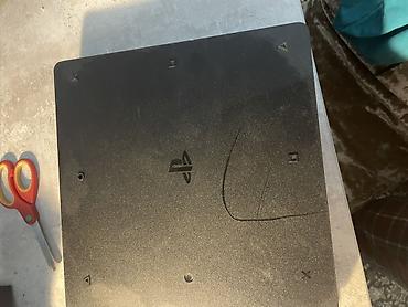Видеоигры и приставки: PlayStation 4 Slim komplekt • PS4 Slim ~865 GB (təmizlənməyə ehtiyac — 4
