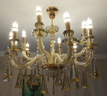 işiq saygaci: Çılçıraq, 10 və daha çox lampa, Şüşə