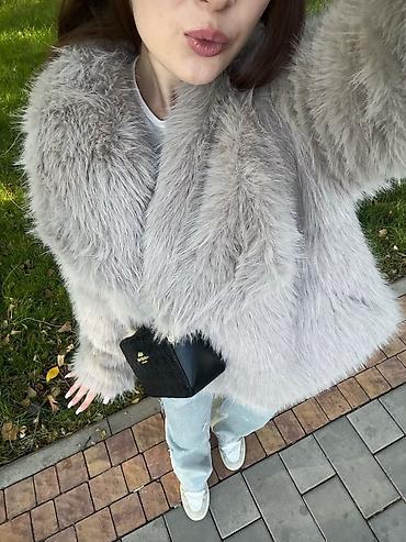 белый мех: Шуба, Короткая модель, M — 2