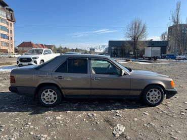 качество отличное: Mercedes-Benz W124: 1989 г., 2 л, Механика, Бензин, Седан