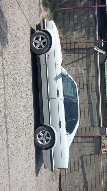 продаю или меняю обмен: Белый седан BMW 5 серии (E34) год90 возможно обмен