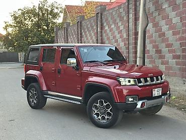 Продажа авто: Внедорожник 5‑дверный, яркий красный цвет с чёрной крышей. Мощный — 2