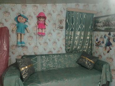 Uzunmüddətli kirayə evlər: Həyət evi – geniş, tamamilə daş döşənmiş həyət və işıqlı, uzun — 16