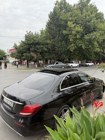 Mercedes-Benz: Mercedes-Benz E-Class: 2 l | 2018 il Sedan — 24