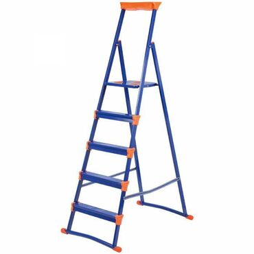 лестницы стремянки: Стремянка для рыхлых поверхностей, высота до рабочей площадки 1085