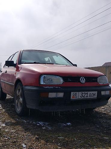 Унаа сатуу: Volkswagen Golf: 1997 г., 1.6 л, Кол менен иштөөчү, Бензин — 1