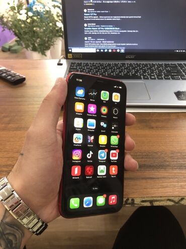 Apple iPhone: IPhone 11, 64 GB, Qırmızı, Face ID