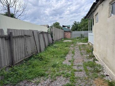 Офисы: Полдома, 60 м², 3 комнаты, Агентство недвижимости, Старый ремонт