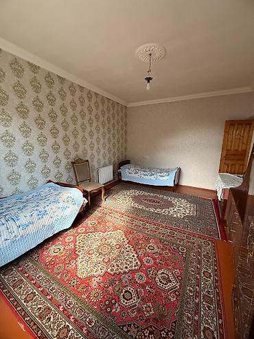 Həyət evləri və villalar: 2 mərtəbəli 7 otaqli fərdi yaşayış evi,2 ci mərtəbə tam təmirli,1 ci — 10