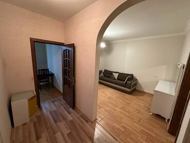 Uzunmüddətli kirayə mənzillər: Həzi Aslanov metrosu yaxınlığı,Gəncə pr,Xəzər univermağı ilə üzbəüz,5 — 8