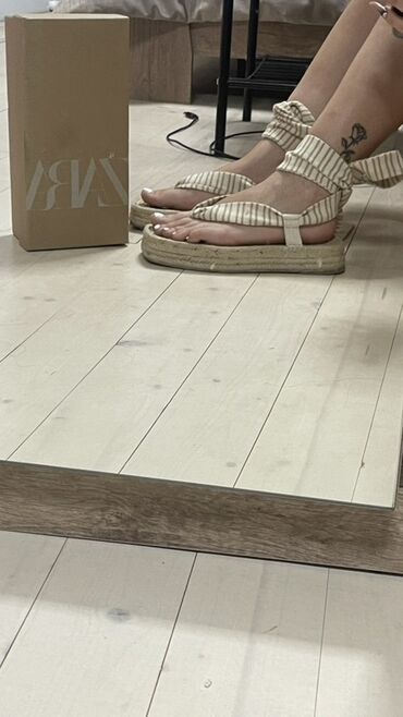 Basanoşka və səndəllər: Zara, Ölçü: 38.5, rəng - Bej, İşlənmiş — 5