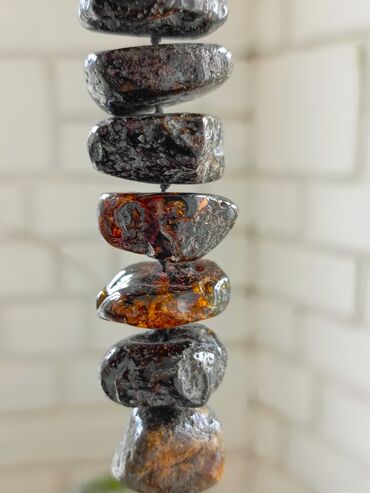 Muncuqlar: Təbii,müalicəvi bütöv daş kəhrəba.1 qramı 4 azn.Qarantiya və — 4