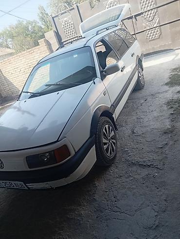 range over: Volkswagen Passat Variant: 1988 г., 1.8 л, Универсал — 1