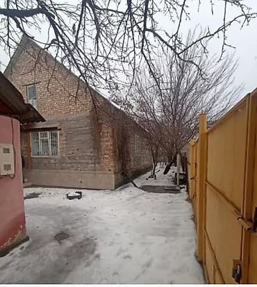 Продажа коттеджей и домов: Продаётся жилой дом с просторными комнатами и большим участком, а — 14