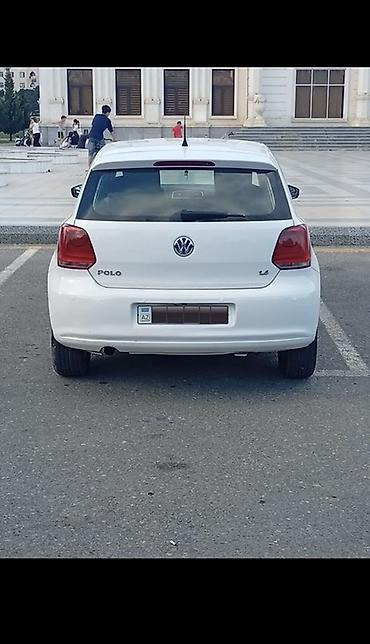 opel ehtiyat hisseleri: Volkswagen Polo, ağ rəng, 5 qapılı hetçbek. Mühərrik və ötürmə: - — 2