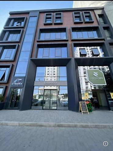 Kommersiya daşınmaz əmlakı: 22m² ofis icarəyə verilir. Ofis 4 mərtəbəli binanın 2ci mərtəbəsində — 6