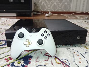 xbox original: СРОЧНО!! Продаю Xbox oneПервая ревизия. В комплекте конечно же блок