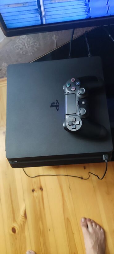 paltaryuyan ikinci el: Salam PS4 Slim 1 telebayt yaddaş satilir hec bir prablemi yoxdur