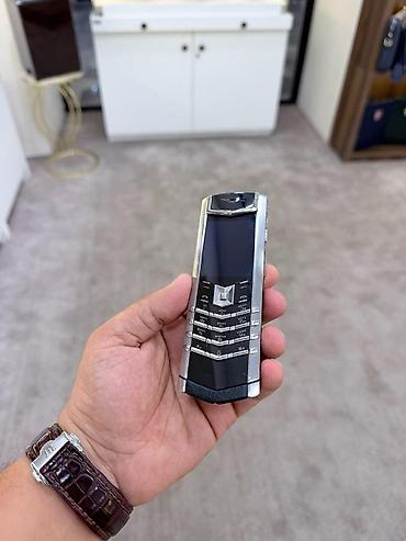 vertu phone: Vertu 4 GB, rəng - Gümüşü, Düyməli — 1