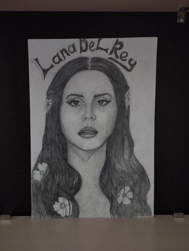 rəngli kağız karton və albomlar: Lana del rey karandaşla a3 vərəqinə çəkilmiş portreti!
