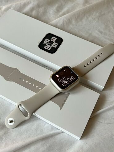 Apple Watch: Продаю Apple Watch SE, аккумулятор 100%. Покупала месяц назад для
