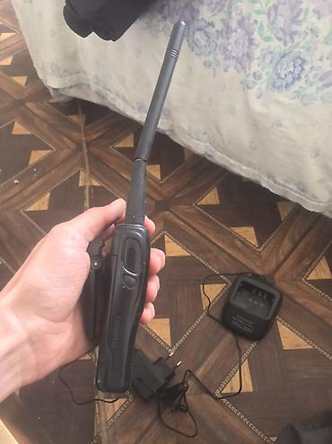 kenwood maqintafon: Kenwood portativ həvəskar/peşəkar rabitə stansiyası (təxmini TK — 2