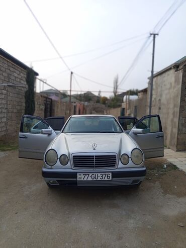 Mercedes-Benz: Mercedes-Benz E 220: 2.2 l | Sedan — 3