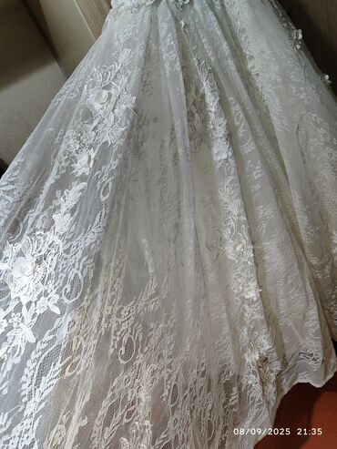 Toy paltarları: Gəlinlik – güpür və çiçək işləməli - Rəng: ağ az moloçnuluq var — 8