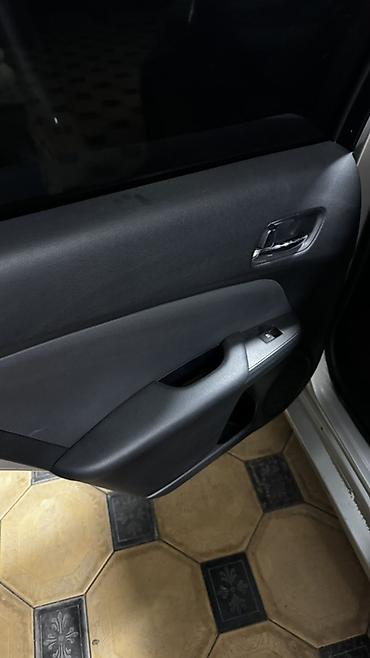 тайота приус 2020: Toyota Prius: 2016 г., 1.8 л, Автомат, Гибрид, Хэтчбэк — 9