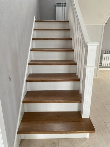 Деревянные лестницы: Деревянная лестница Для дома, Вид дерева: Грецский орех, Форма лестницы: Прямая, Стиль: Классический — 22