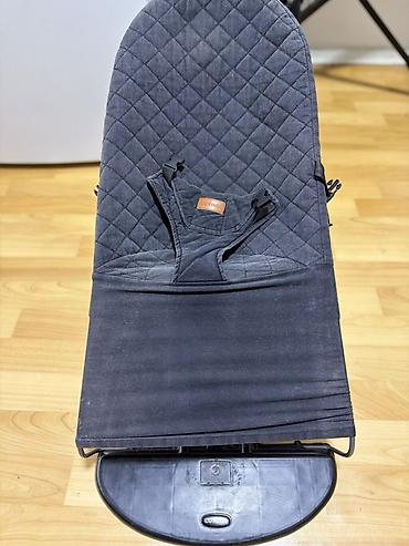 Детские шезлонги: Детское кресло-шезлонг/сиденье Cybex Lemo Bouncer в тёмно-сером цвете — 2
