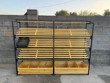 прилавок для овощей и фруктов: Торговый стеллаж для овощей/фруктов - Конструкция: металлический