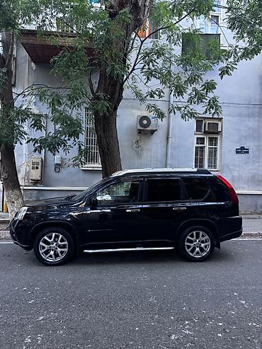 mercedes sprinter 8 1: Nissan X-Trail: 2.5 l | 2011 il Ofrouder/SUV — 1