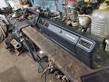 Auto delovi: Instrument tabla Lada 2105, 2104 Karavan broj 2. Očuvano, ima jednu — 2